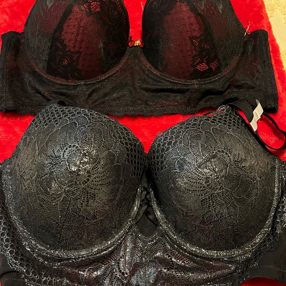 Two beautiful bras 40 c fits more like 38c